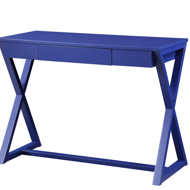 Bureau bleu spacieux avec une base en bois en forme de X et une surface supérieure