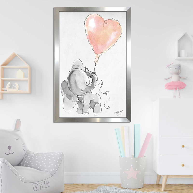«Baby Elephant Heart» par By Jodi - impression, Encadrement argenté, H 39,5 po x l 27,5 po x P 0,75 po