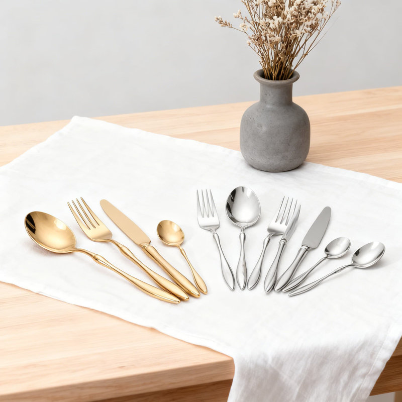 Ensemble de coutellerie en acier inoxydable 304 de qualité supérieure, fourchette et cuillère à couteau forgé robustes, ustensiles dorés élégants pour le souper à steak et les repas de style restaurant