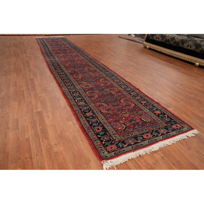 Tapis de couloir traditionnel antique