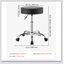 Tabouret roulant réglable en hauteur avec coussin épais, capacité de 227 kg, assise en similicuir, pivotant à 360°, idéal pour les salons de coiffure et les cabinets médicaux, noir.