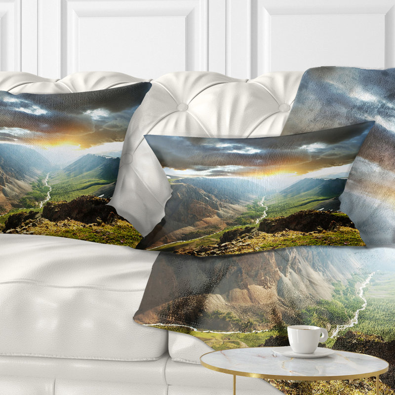 Coussin lombaire imprimé montagnes nuageuses