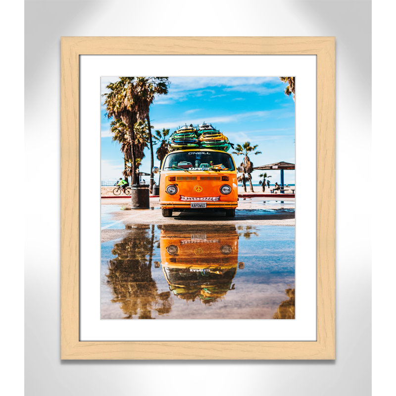 «Coastal Cruiser» par Tyler Nix, H 27 po x l 23 po x P 1,25 po, Cadre cubique naturel, Blanc mat