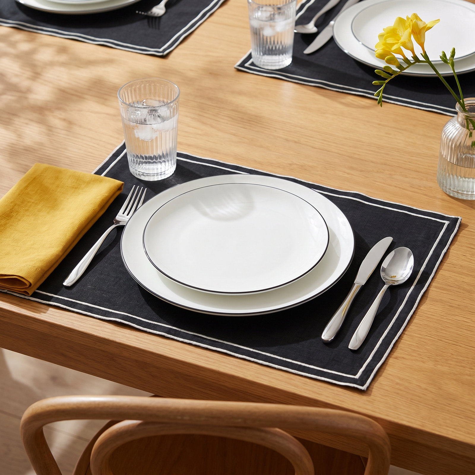 Araceli Collection Araceli Linen Placemat