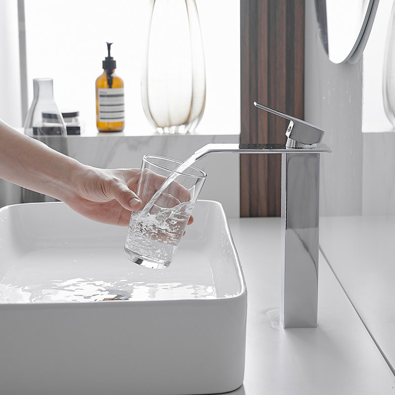 1 Single-handle Bathroom Faucet with Drain Assembly, Polished Chrome