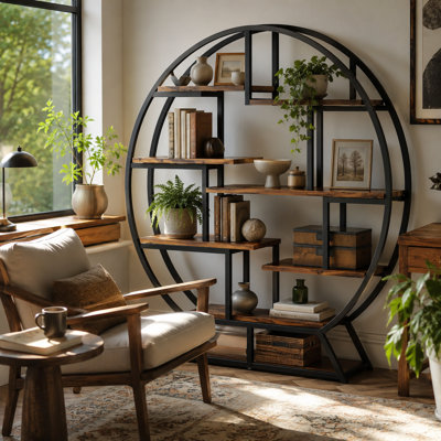 63-Inch Round Staggered Bookshelf with Thickened Matte Metal Frame – Industrial-Style Floor-Standing Bookcase for Living Room or Study Featuring Tiered Display Shelving