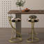 Ensemble de 2 tabourets de bar rembourrés à hauteur de comptoir Football pour tabourets de bar en métal en forme de S (structure dorée et dossier blanc crème)-1067712487