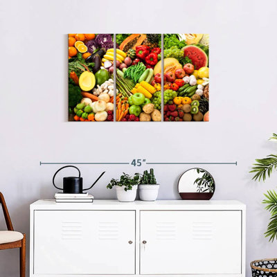 Ensemble de 3 fruits et légumes frais sur toile