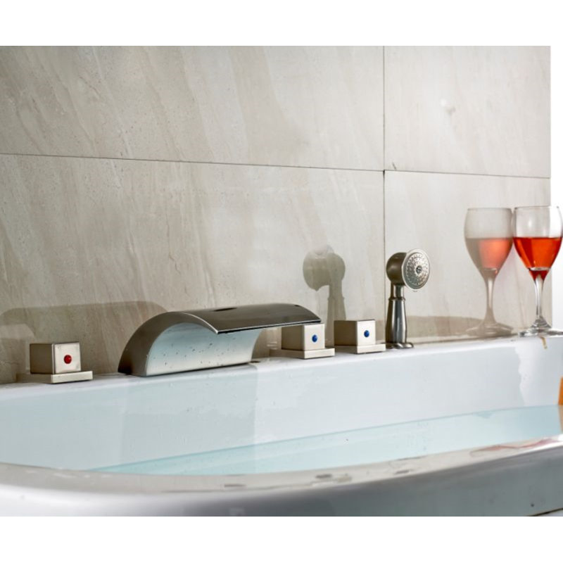 Robinet de baignoire cascade en nickel brossé avec douche à main - Robinet à fixation sur plateau à poignées triples