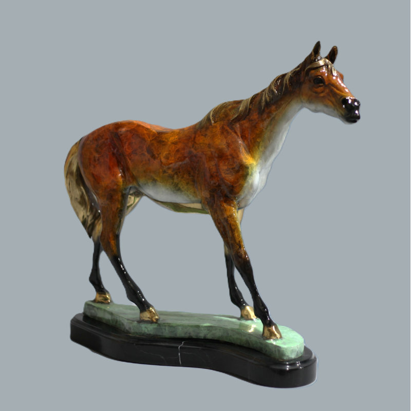 Cheval sur base en marbre