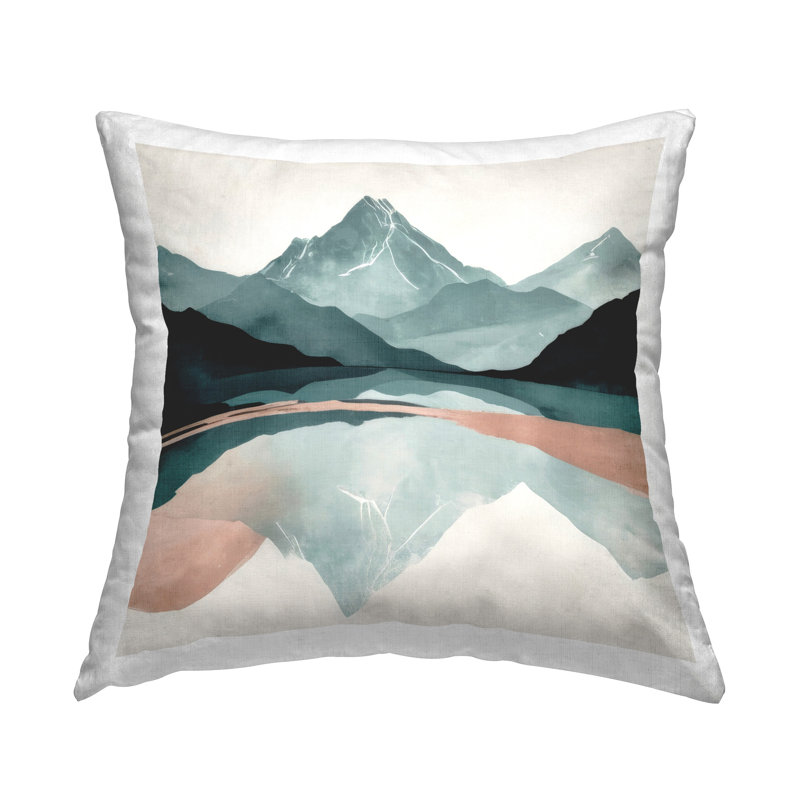 Coussin décoratif imprimé Reflections of High Peaks par Denise Dundon