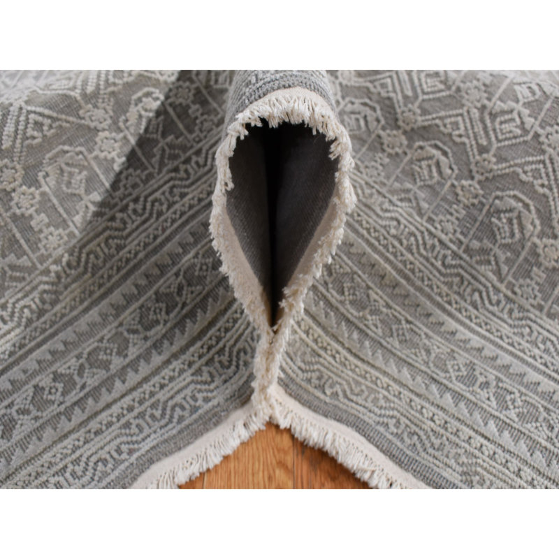 Tapis gris en soie noué à la main 6 pi x 9 pi 1 po 74FB4CAD4B6E4F14AA89F698B2589924
