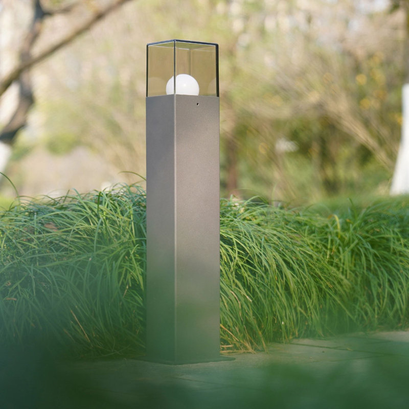 Integrated LED Pathway Light