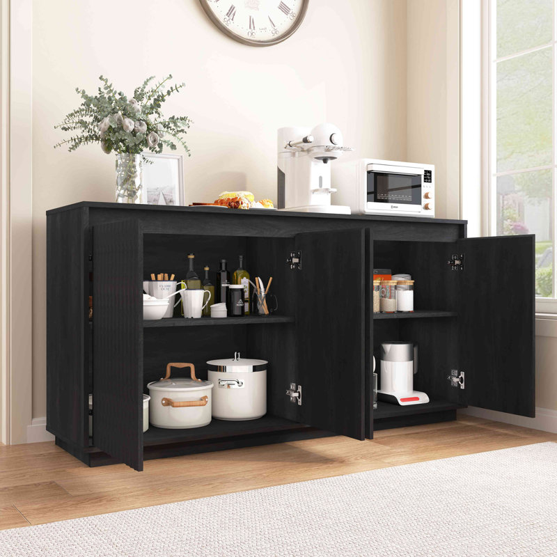 Buffet à 4 portes en bois avec prise de courant, armoire d'appoint à texture verticale ondulée avec conception sans poignée (bord de la porte comme poignée), armoire de rangement de cuisine autoportante