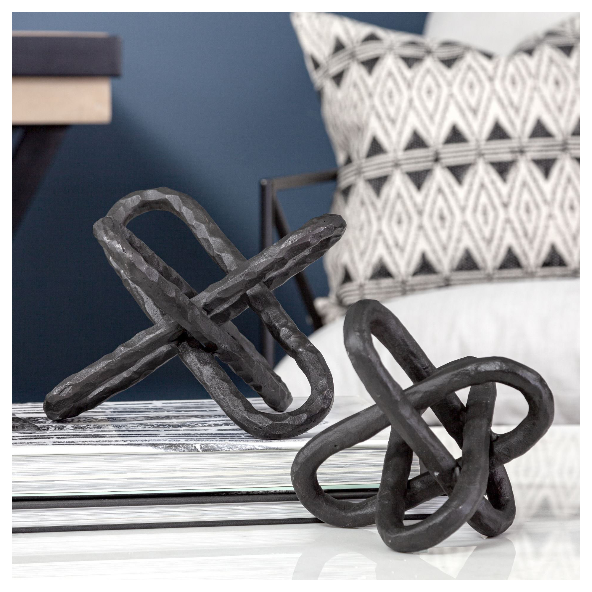 Folie Sculpture, Black, 7" H x 7" W x 7" D