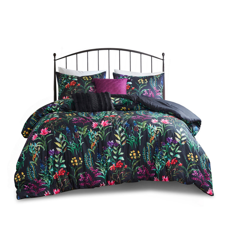 5 Piece Comforter Set Black Full/Queen, Full/Queen Comforter + 4 Additional Pieces