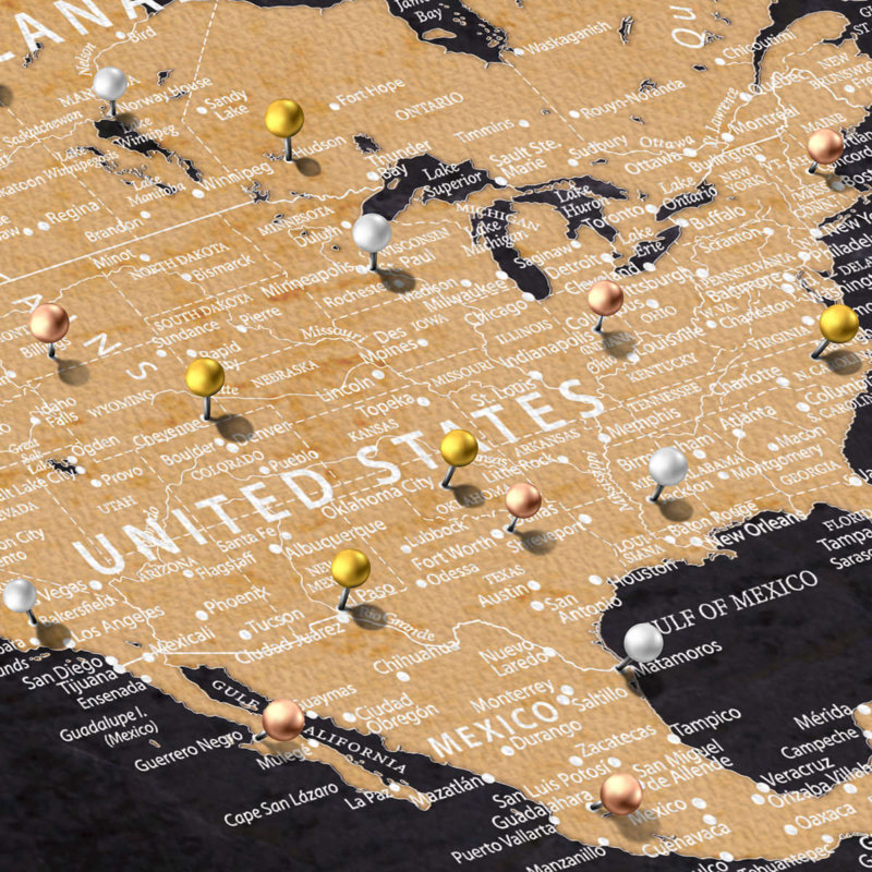 Carte du monde personnalisée en forme de punaise Adventure Awaits III, H 30 po x l 45 po, Oui