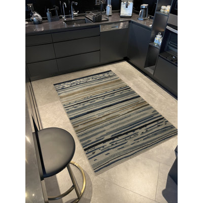 Tapis décoratif moderne multicolore à rayures et lignes abstraites