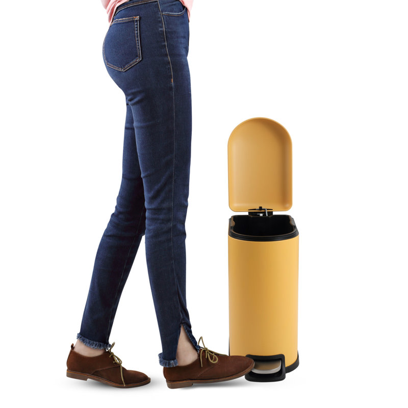Poubelle à pédale en acier Roland, 2,64 gallons, Jaune jonquille