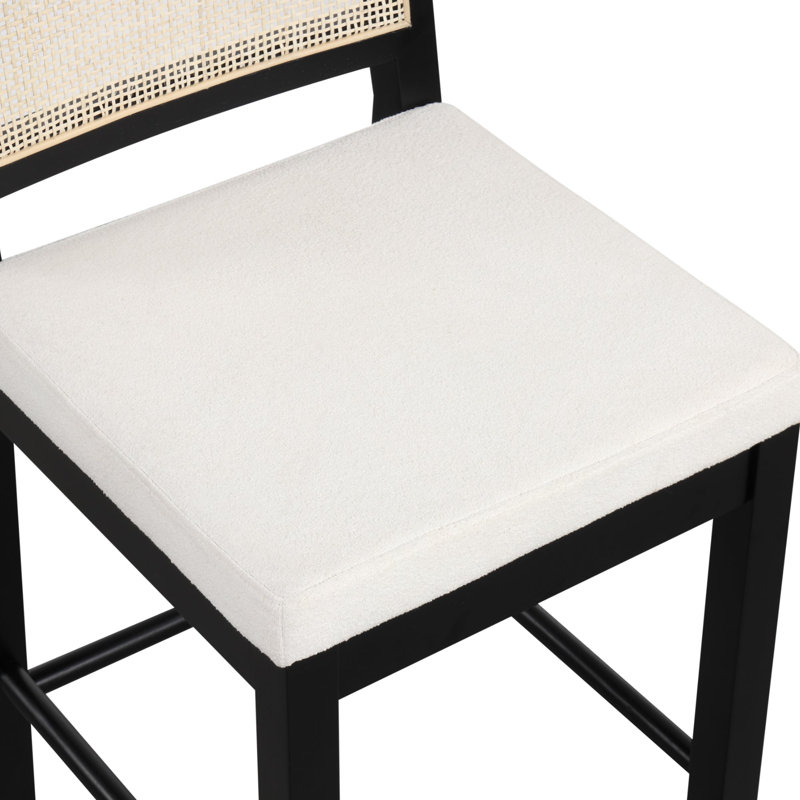 Ensemble de 4 tabourets de bar rembourrés avec dossier en rotin tissé Boucle, 4, Crème / chêne noir