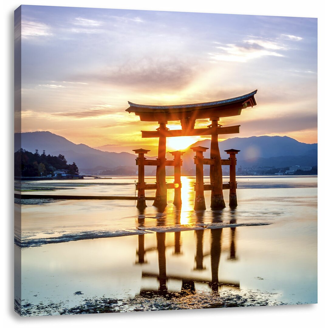 Leinwandbild Torii Gate in Miyajima Japan