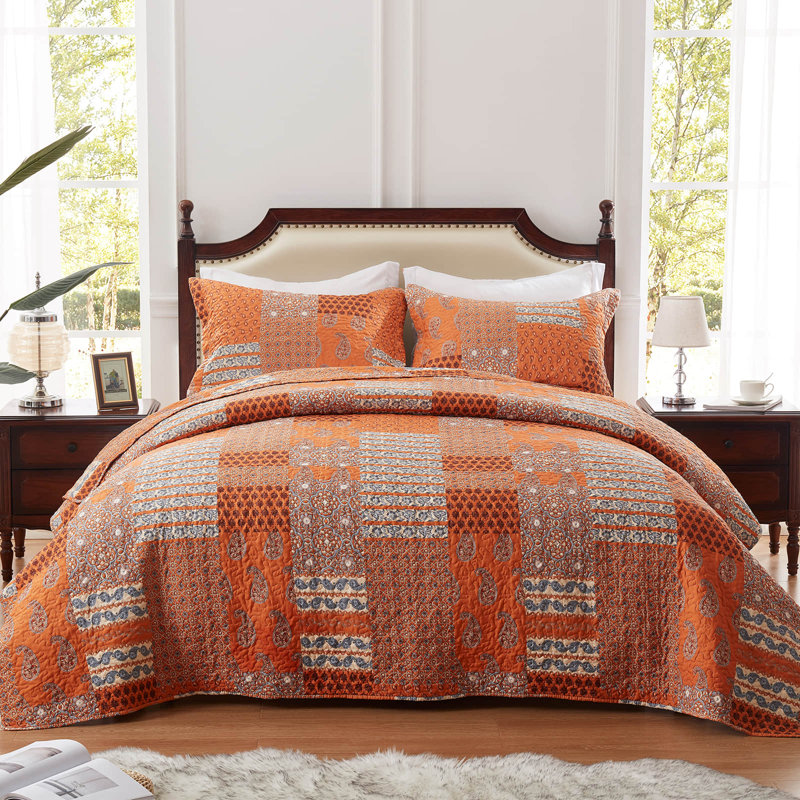 Paisley Quilt Set - Lightweight Microfiber Bedspread & Pillow Shams, Paisley Pattern, Oversized, All-Season Bed Cover, Orange