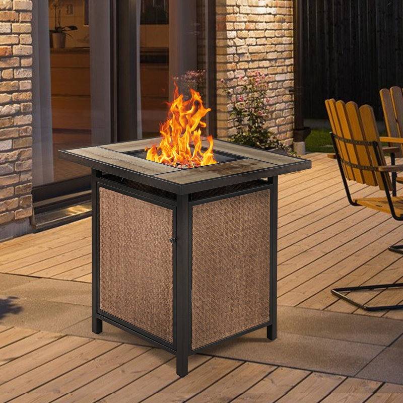 Table de foyer d'extérieur au propane en acier et osier avec couvercle