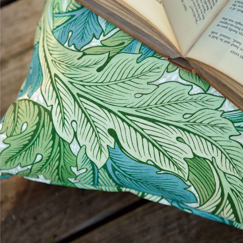 Acanthus Fabric, Nettle/Sky Blue