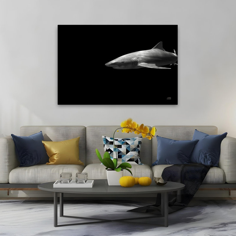 On The Hunt Coastal; Nautique, animal, noir, noir et blanc, H 60 po x l 40 po