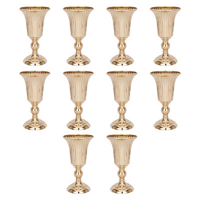 Ensemble de 10 vases trompette en métal nervuré, cuivre métallique