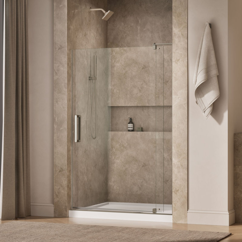 Porte de douche à pivot 48 po x 70 po avec technologie CleanCoat® Revel, Nickel brossé anodisé, Cristal transparent