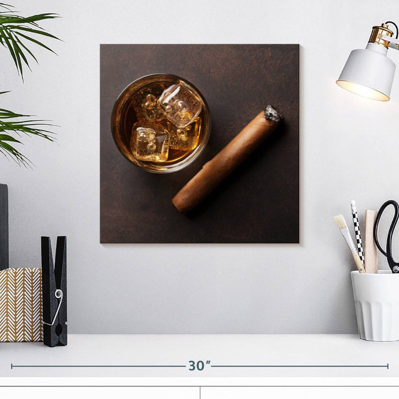 Yarlin, whisky glacé et cigare, H 16 po x l 16 po