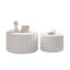 Ensemble de tables basses rondes festonnées blanches-745189158