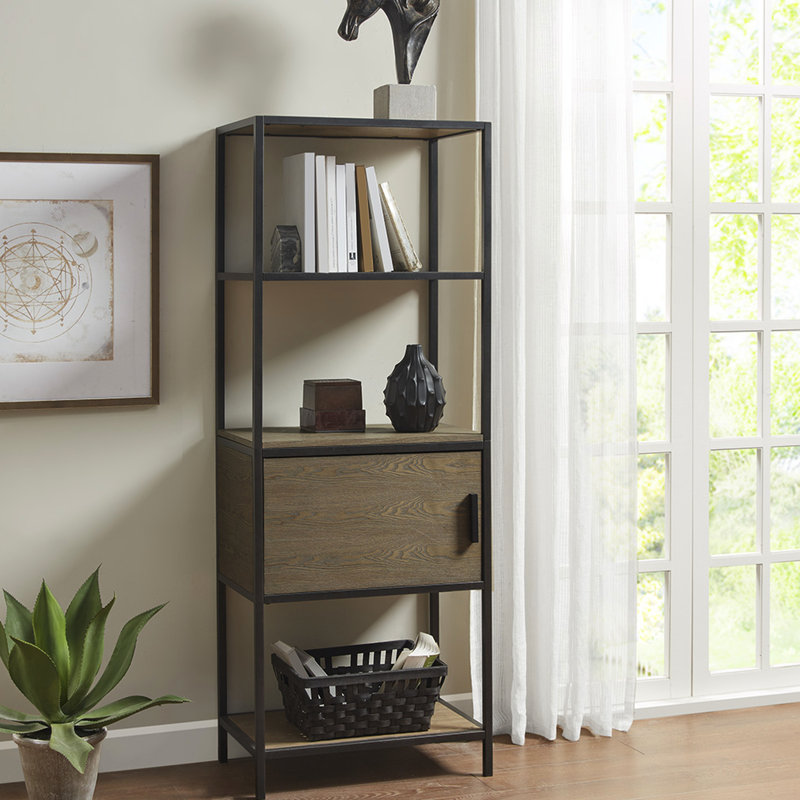 Bibliothèque grise avec armoire de rangement - structure en métal pour la chambre à coucher et le salon avec finition grise présentant des objets décoratifs