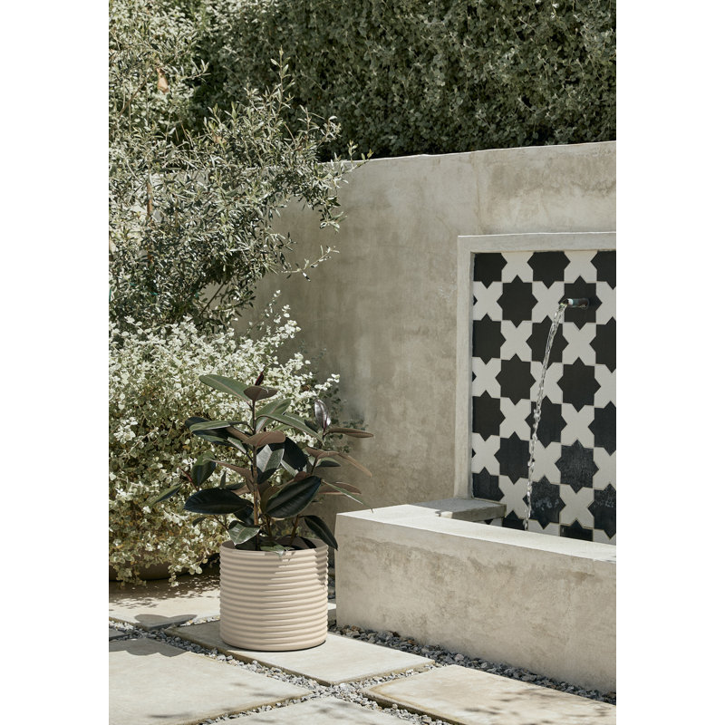 Petit pot à fleurs Veradek Mod Series, Sable, 1, H 12,75 po x l 13,75 po x P 13,75 po