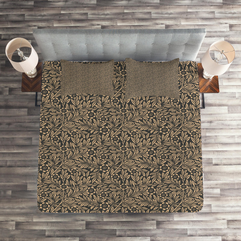 Farmhouse / Country Polyester Floral Coverlet, King Bedspread + 2 Shams