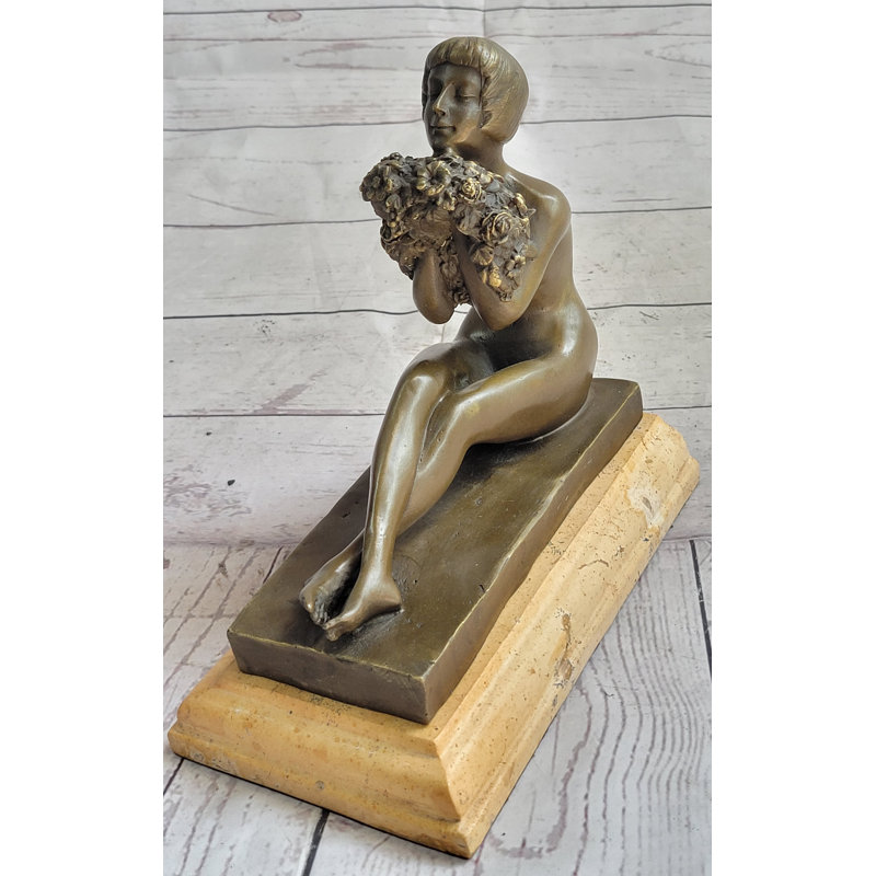 Figurines et sculptures Myrissa