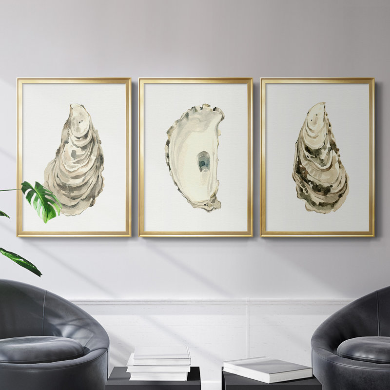 «Neutral Oyster Study I», toile encadrée de qualité supérieure - prête à être accrochée, Cadre doré