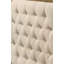 Lit de jour simple de style transitionnel, capitonnage à losanges, garniture en bois, chêne naturel, espace de repos prêt pour le matelas, pièce principale idéale