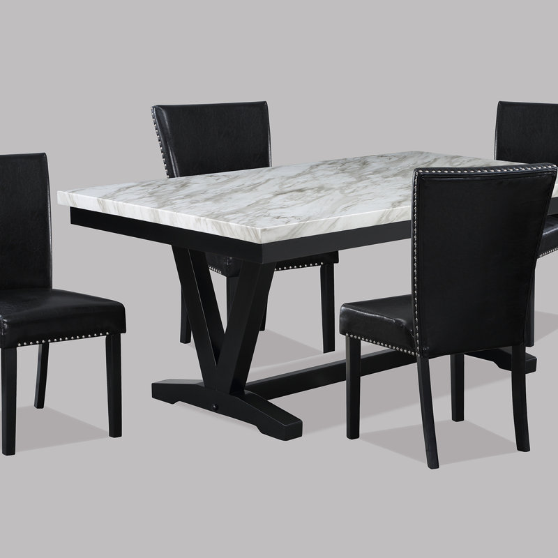 Nesat Dining Table
