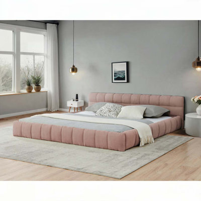 Lit tapissier en chenille