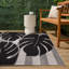 Tapis d'intérieur / extérieur noir / gris Colgin Classic Beach Stripe and Monstera Leaf-1016219709