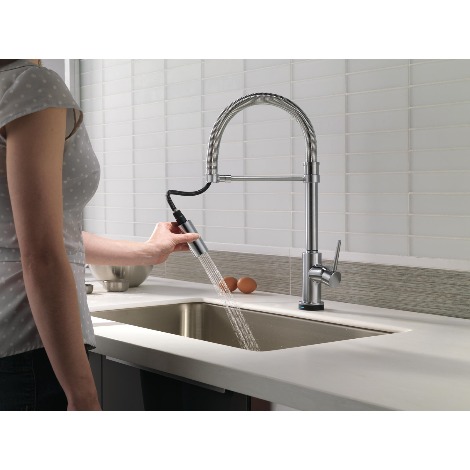 Trinsic Pro Pull-Down Touch Kitchen Faucet, Arctic Stainless