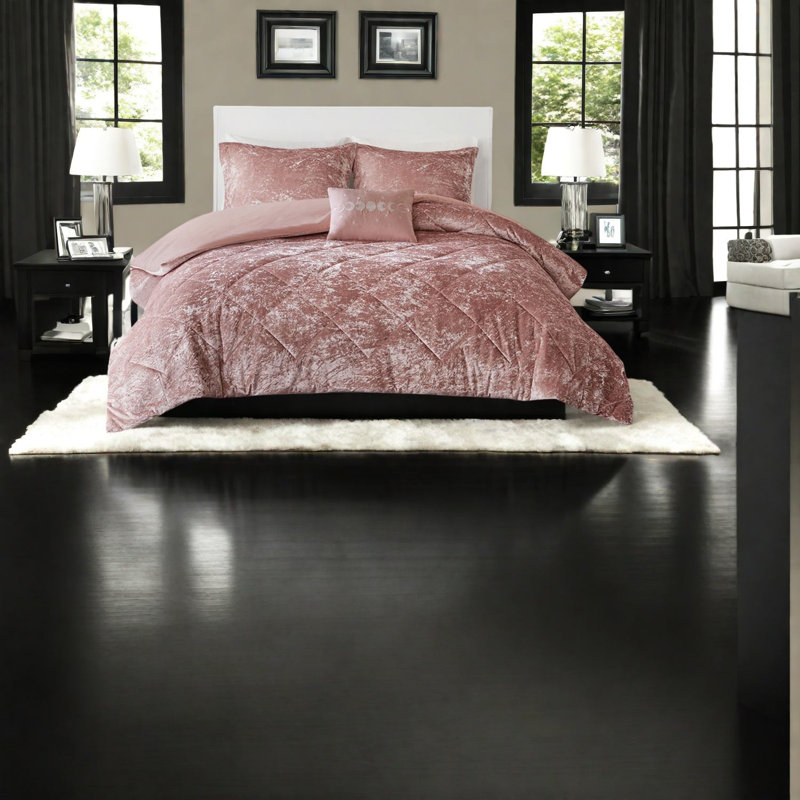 Luxurious Velvet Bedding Sets, Polyester Quilted Design, For Ultimate Comfort