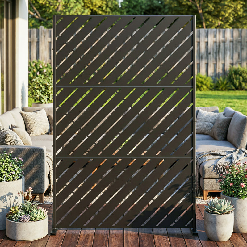 Panneau de clôture de jardin autoportant en métal, 72 po H x 47 po L, pour patio, balcon et piscine, offrant une intimité optimale.