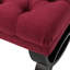 Tissu rouge chic avec surpiqûres en losanges et pieds élégants en demi-cercle capitonnés