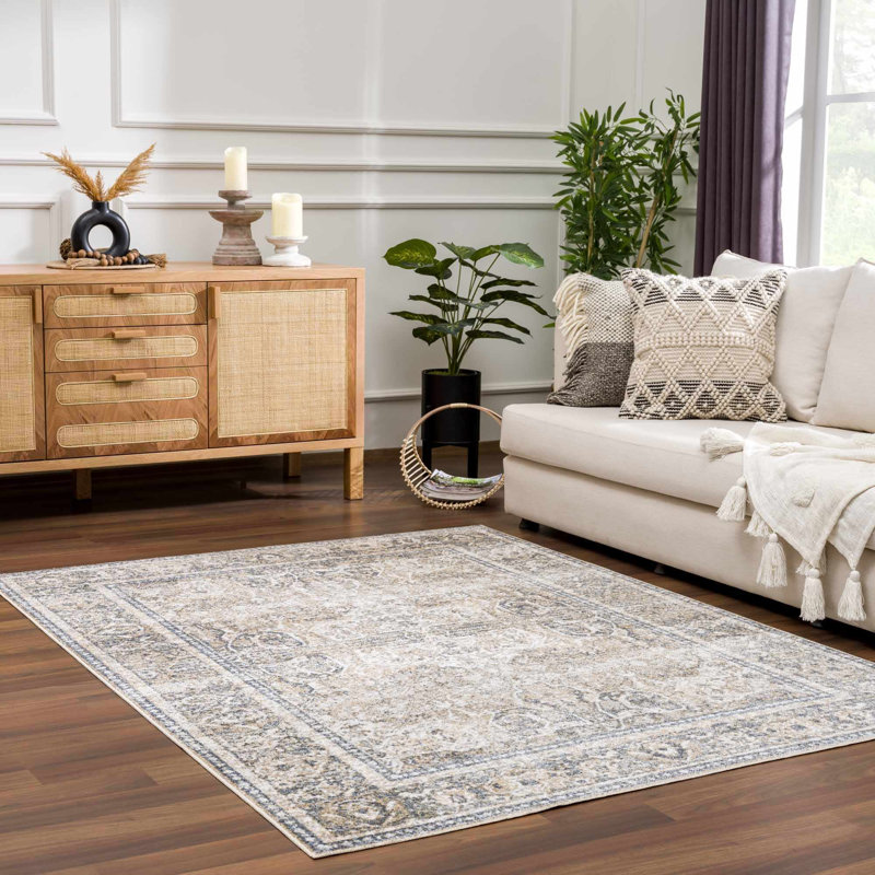 Tapis oriental en polyester tissé à la machine en beige, Rectangle 7 pi 10 po x 10 pi