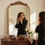 Miroir mural rétro doré 19 po x 31 po, cadre laiton antique baroque, design arqué pour la salle de bain, le salon, le foyer et le vestibule-1533505899