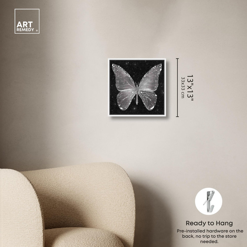 «Sparkling Silver Butterfly» par Art Remedy, H 13 po x l 13 po x P 1,8 po, Cadre flottant blanc