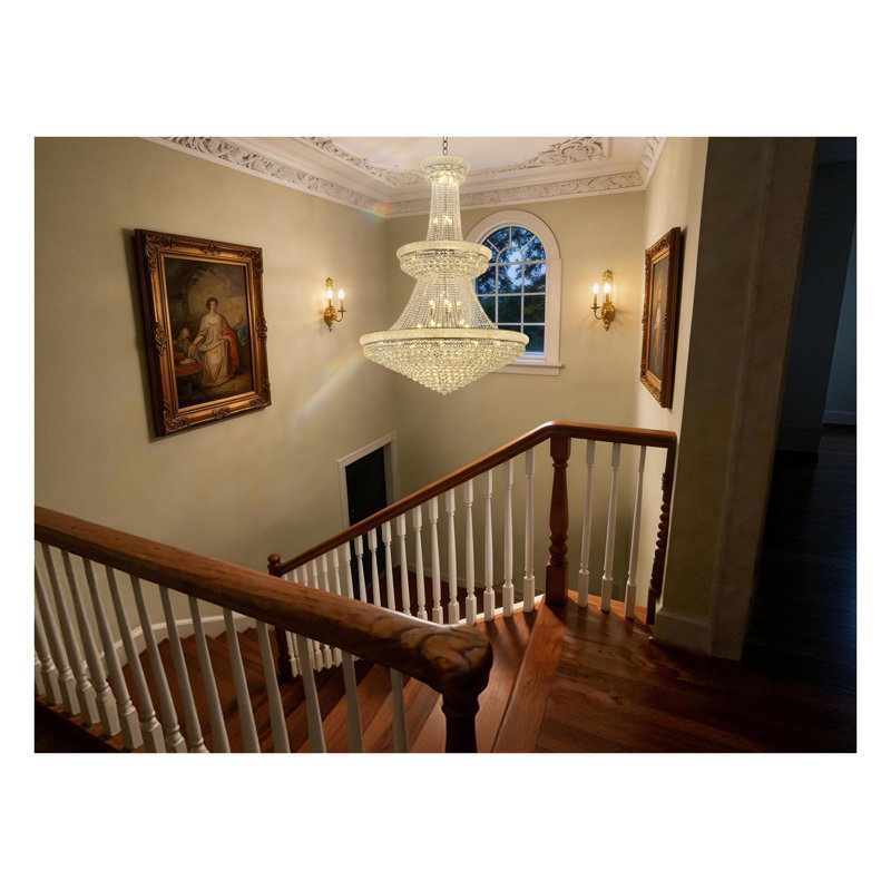 Lustre moderne en cristal 48 po avec finition chromée pour hauts plafonds